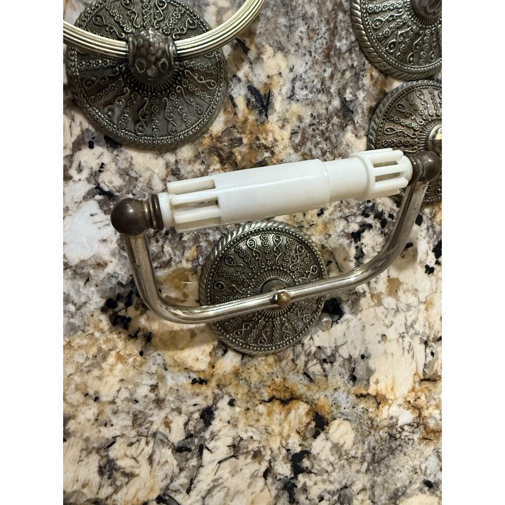 Vtg 1968 Amerock Carriage House Bathroom Set Antique Brass Towel Ring Robe Hooks - Picture 4 of 16